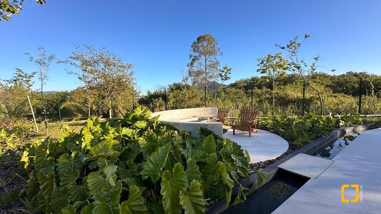 Apartamento com 126m², 4 quartos (sendo 1 suíte), 2 garagens, no bairro João Paulo em Florianópolis