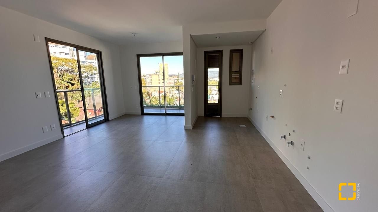 Apartamento com 126m², 4 quartos (sendo 1 suíte), 2 garagens, no bairro João Paulo em Florianópolis
