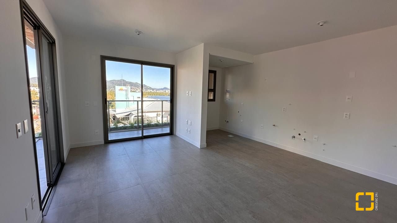 Apartamento com 126m², 4 quartos (sendo 1 suíte), 2 garagens, no bairro João Paulo em Florianópolis