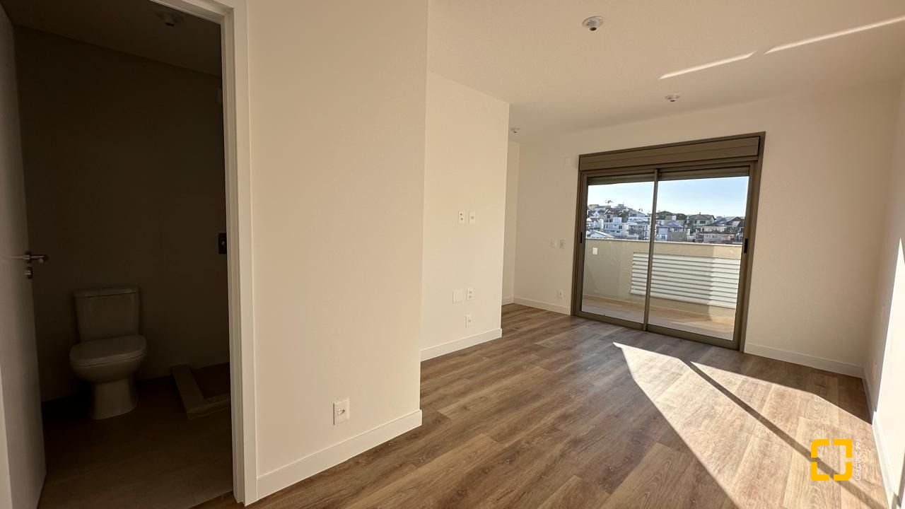 Apartamento com 126m², 4 quartos (sendo 1 suíte), 2 garagens, no bairro João Paulo em Florianópolis