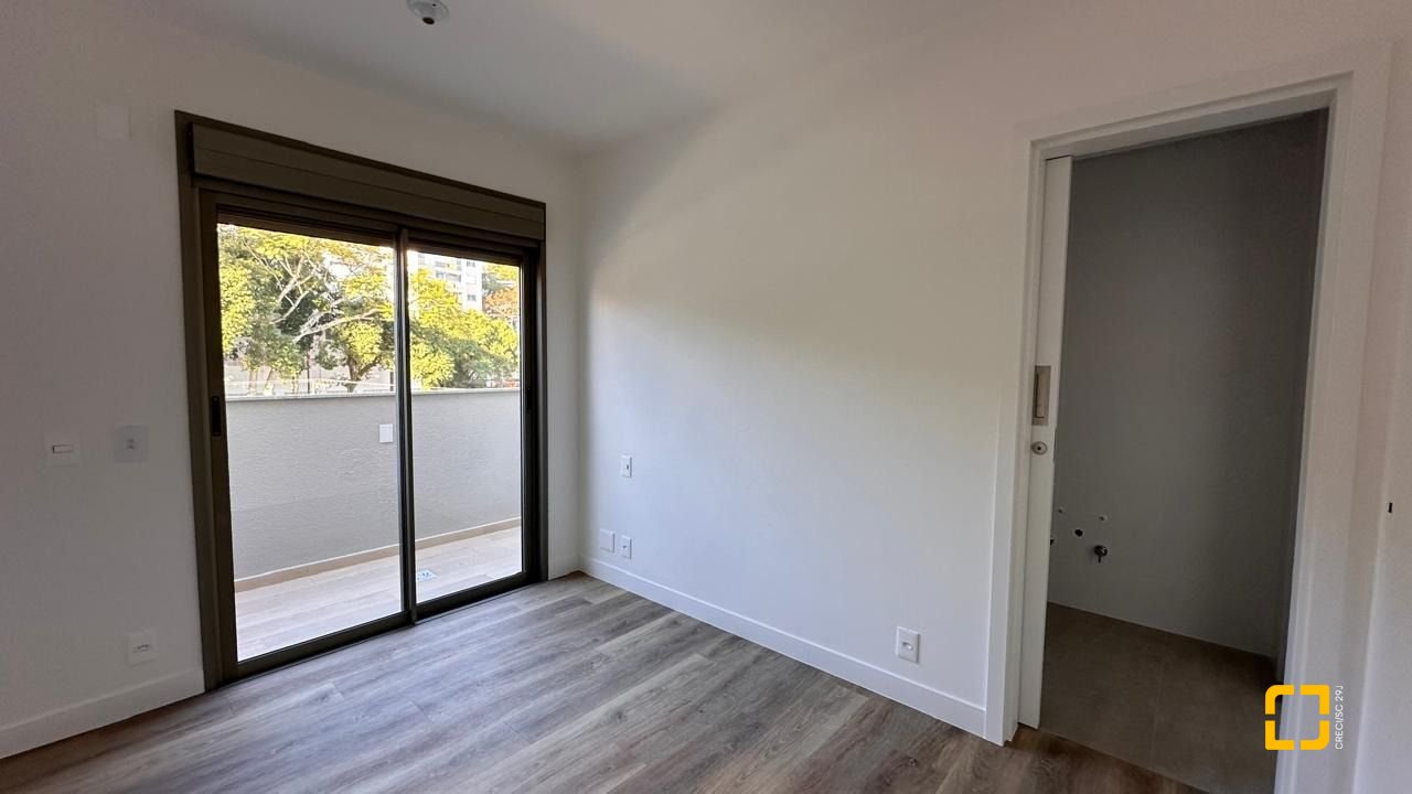 Apartamento com 126m², 4 quartos (sendo 1 suíte), 2 garagens, no bairro João Paulo em Florianópolis