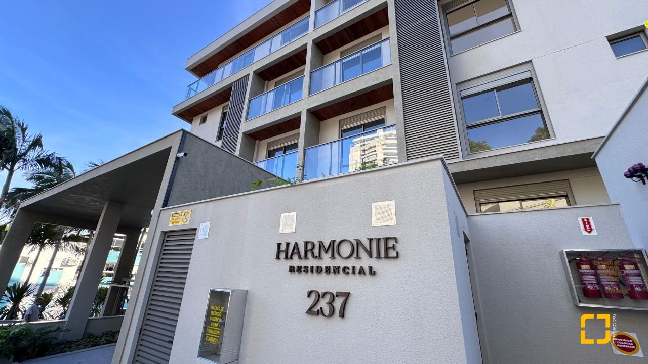 Apartamento com 96m², 4 quartos (sendo 2 suítes), 2 garagens, no bairro João Paulo em Florianópolis