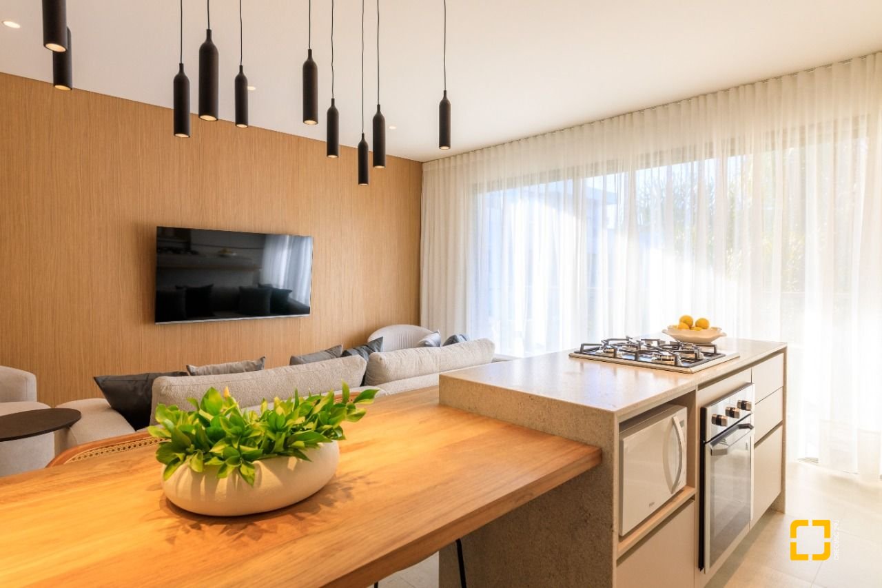Apartamento com 106m², 4 quartos (sendo 2 suítes), 2 garagens, no bairro João Paulo em Florianópolis