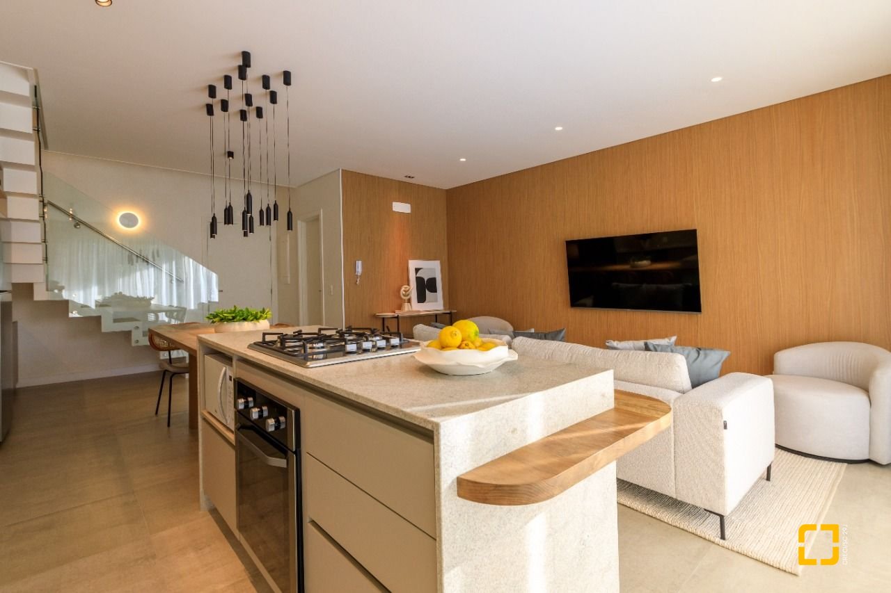 Apartamento com 106m², 4 quartos (sendo 2 suítes), 2 garagens, no bairro João Paulo em Florianópolis