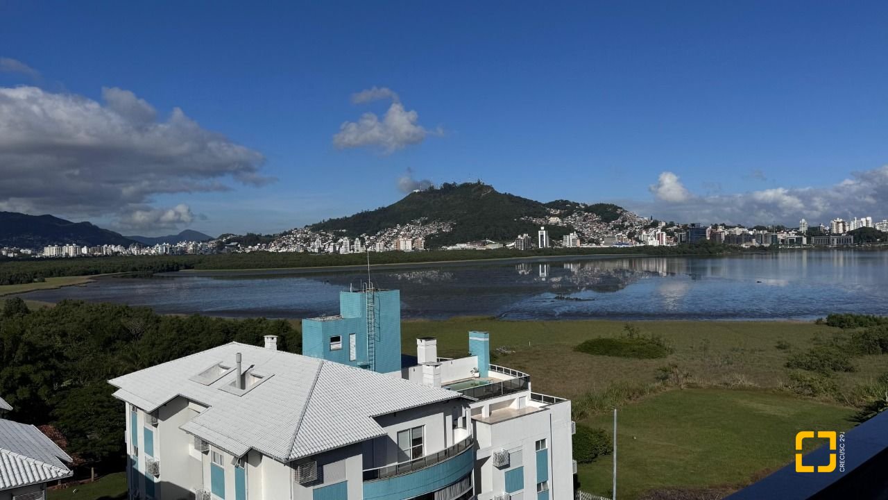 Apartamento com 106m², 4 quartos (sendo 2 suítes), 2 garagens, no bairro João Paulo em Florianópolis
