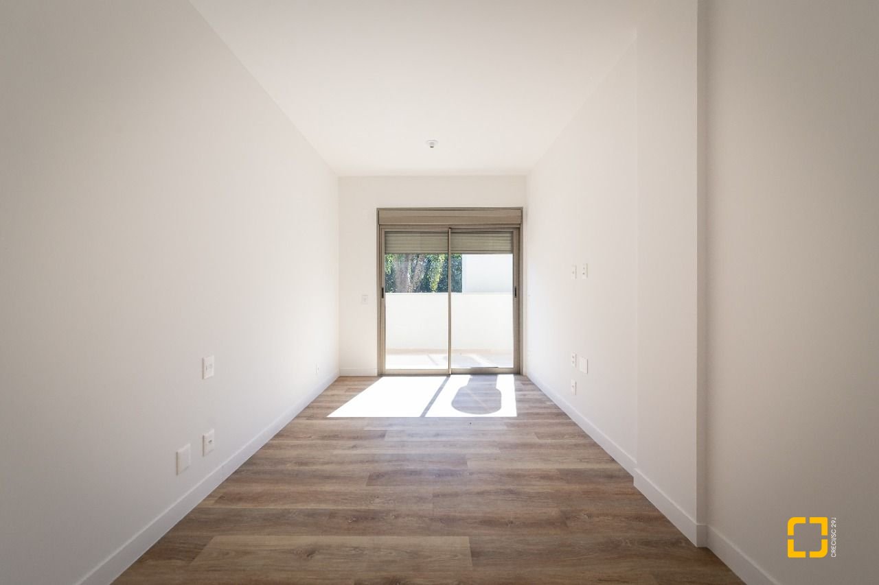Apartamento com 99m², 4 quartos (sendo 2 suítes), 2 garagens, no bairro João Paulo em Florianópolis