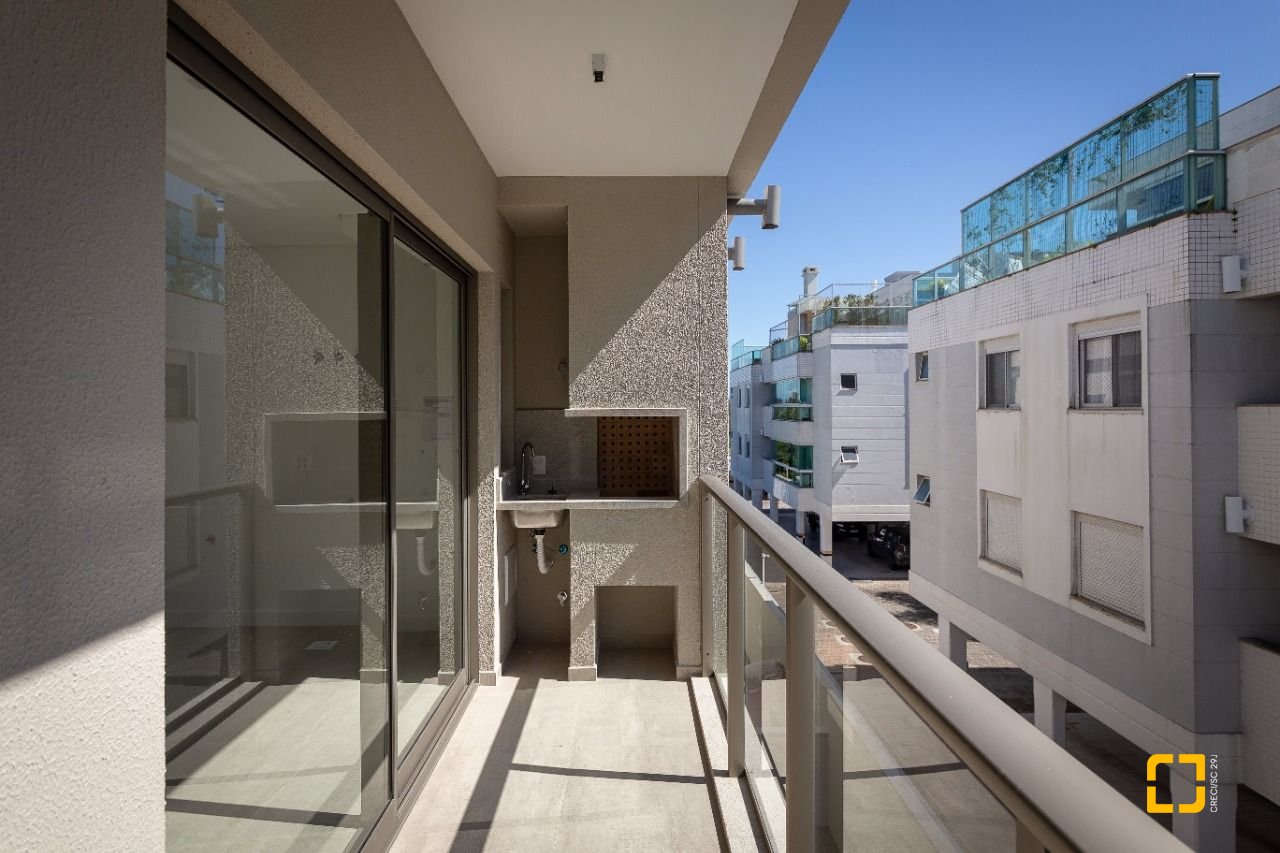 Apartamento com 99m², 4 quartos (sendo 2 suítes), 2 garagens, no bairro João Paulo em Florianópolis