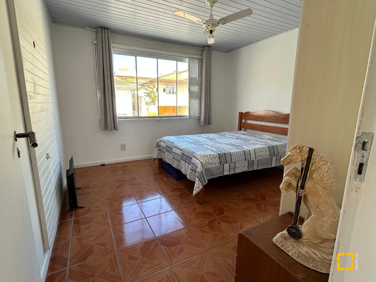Casa com 276m², 4 quartos (sendo 1 suíte), 3 garagens, no bairro Jardim Cidade de Florianópolis em São José
