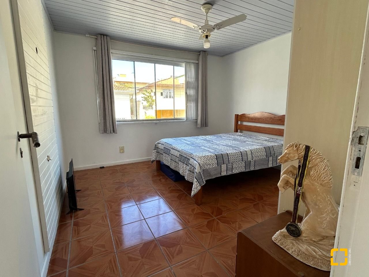 Casa com 276m², 4 quartos (sendo 1 suíte), 3 garagens, no bairro Jardim Cidade de Florianópolis em São José