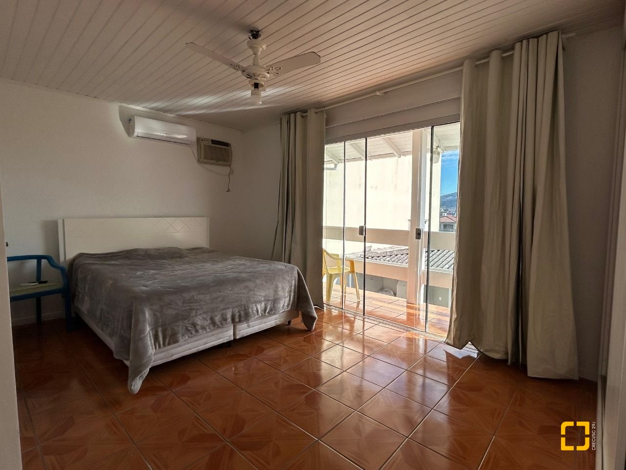 Casa com 276m², 4 quartos (sendo 1 suíte), 3 garagens, no bairro Jardim Cidade de Florianópolis em São José