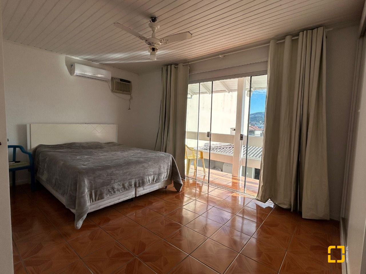 Casa com 276m², 4 quartos (sendo 1 suíte), 3 garagens, no bairro Jardim Cidade de Florianópolis em São José