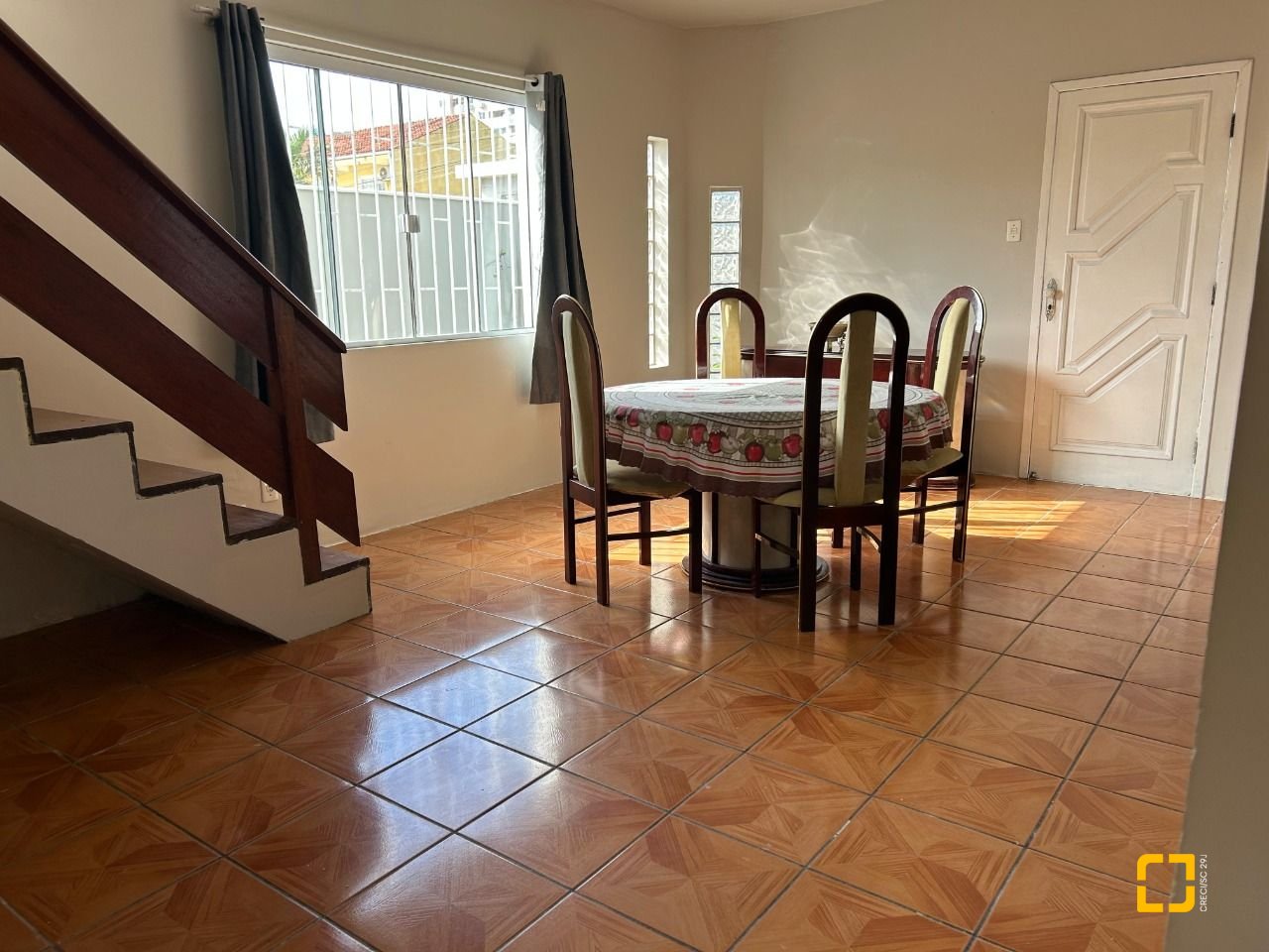 Casa com 276m², 4 quartos (sendo 1 suíte), 3 garagens, no bairro Jardim Cidade de Florianópolis em São José