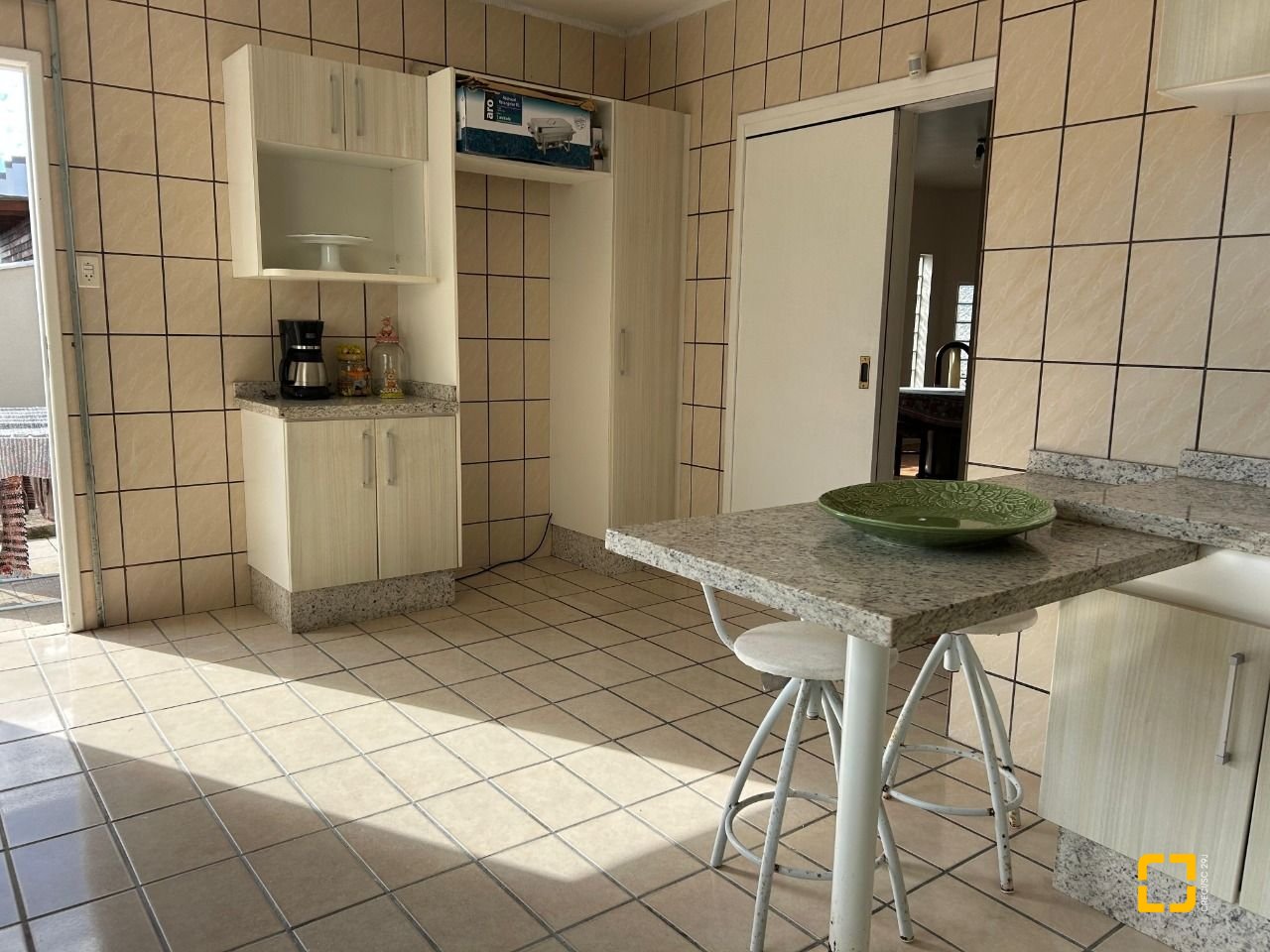 Casa com 276m², 4 quartos (sendo 1 suíte), 3 garagens, no bairro Jardim Cidade de Florianópolis em São José