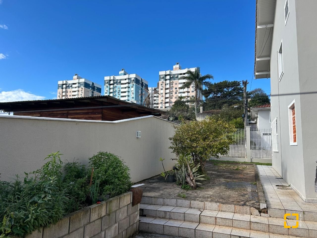 Casa com 276m², 4 quartos (sendo 1 suíte), 3 garagens, no bairro Jardim Cidade de Florianópolis em São José