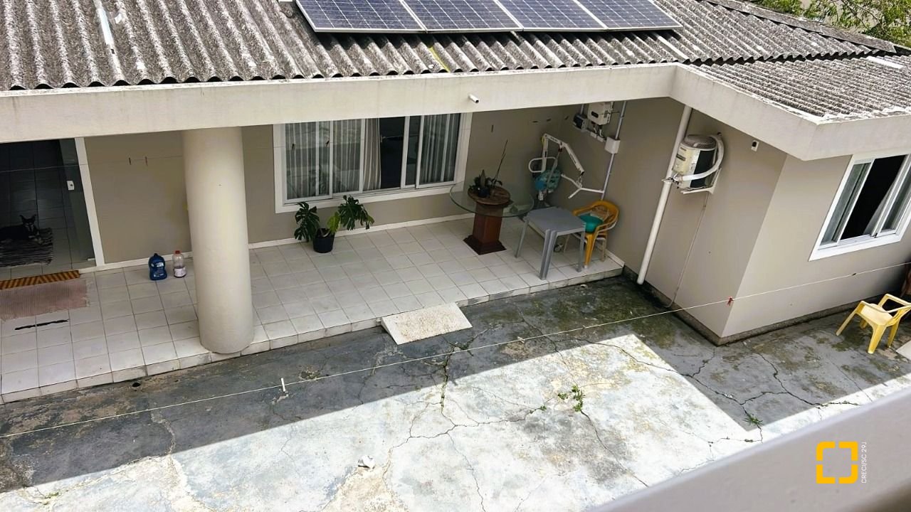 Casa com 276m², 4 quartos (sendo 1 suíte), 3 garagens, no bairro Jardim Cidade de Florianópolis em São José