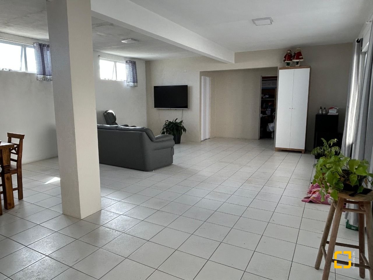 Casa com 276m², 4 quartos (sendo 1 suíte), 3 garagens, no bairro Jardim Cidade de Florianópolis em São José