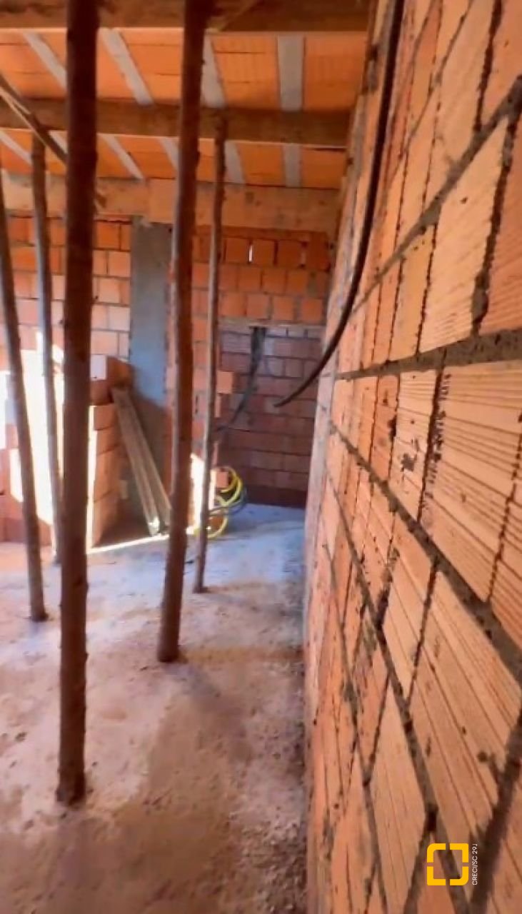 Casa com 114m², 4 quartos (sendo 1 suíte), 1 garagem, no bairro Ingleses em Florianópolis