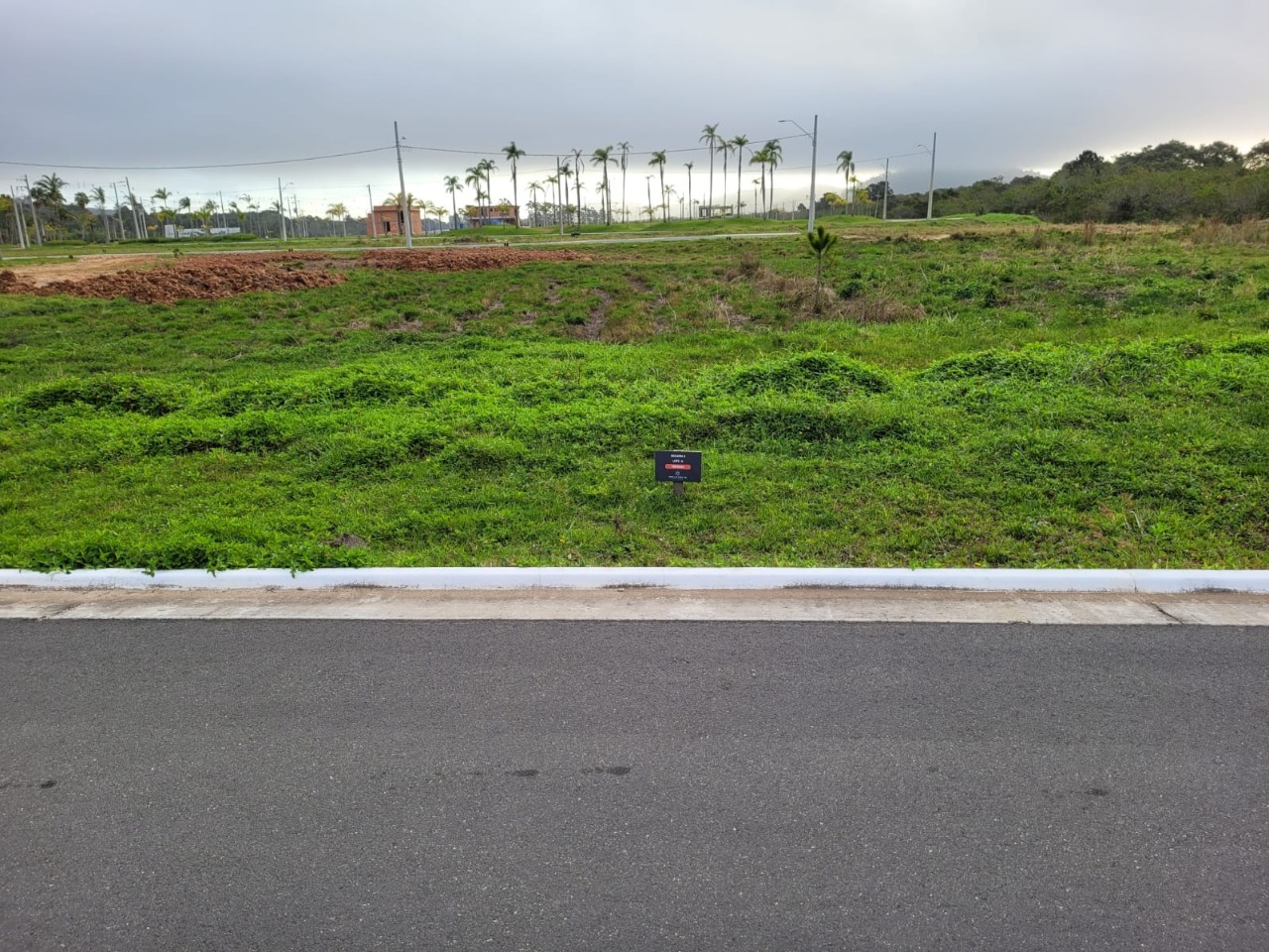Terreno com 450m², no bairro Vargem Grande em Florianópolis