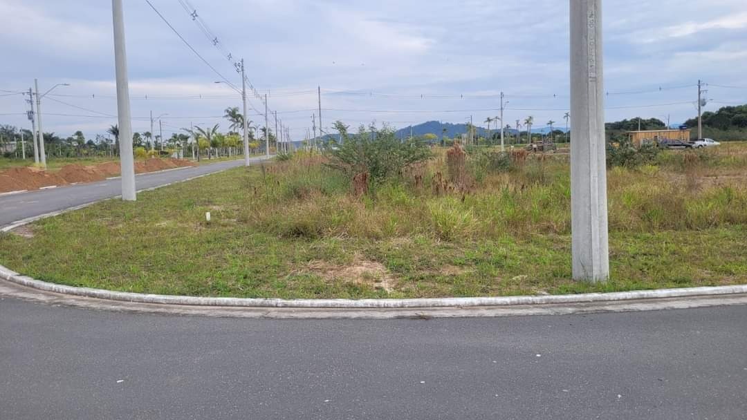 Terreno com 450m², no bairro Vargem Grande em Florianópolis