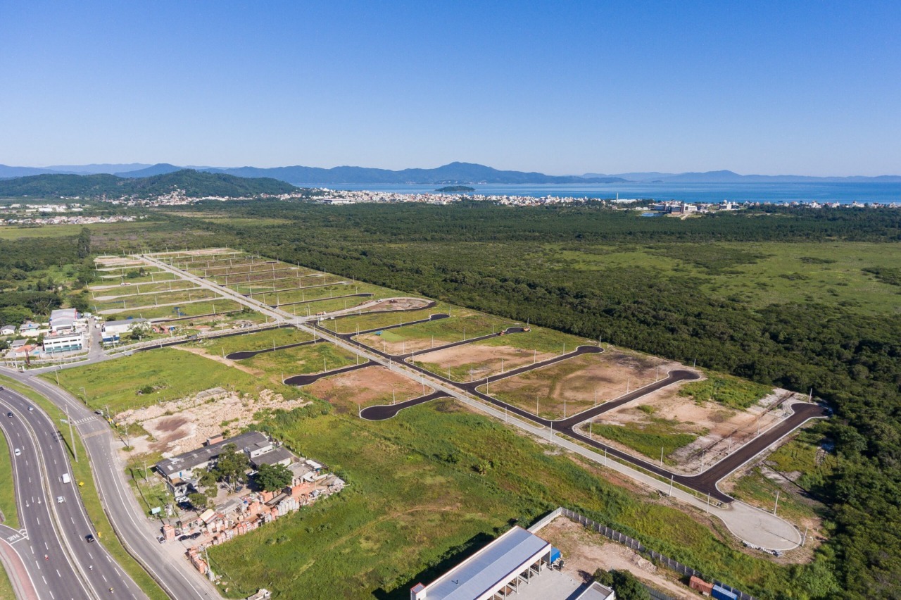 Terreno com 450m², no bairro Vargem Grande em Florianópolis