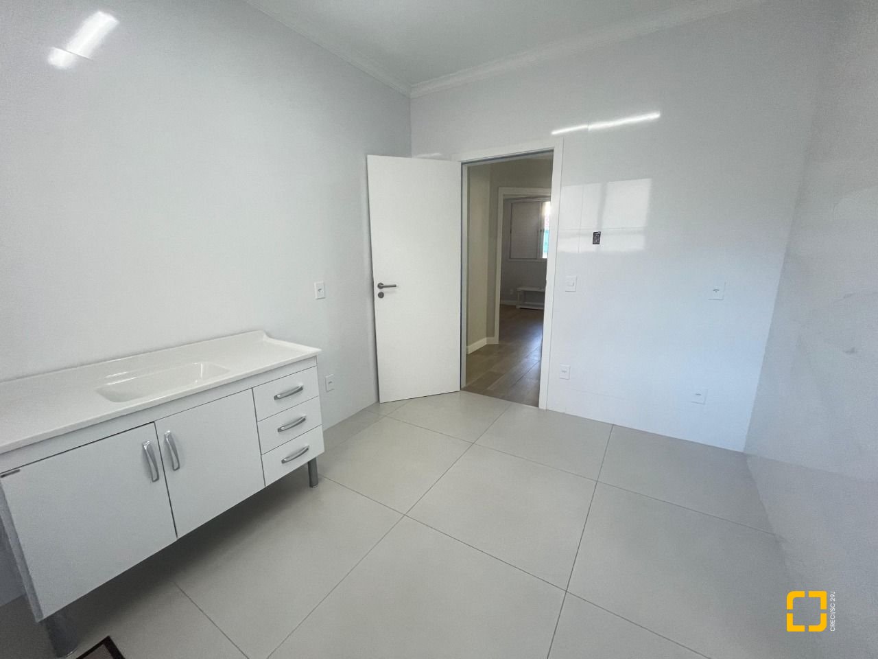 Apartamento com 150m², 4 quartos (sendo 1 suíte), 2 garagens, no bairro Centro em Florianópolis