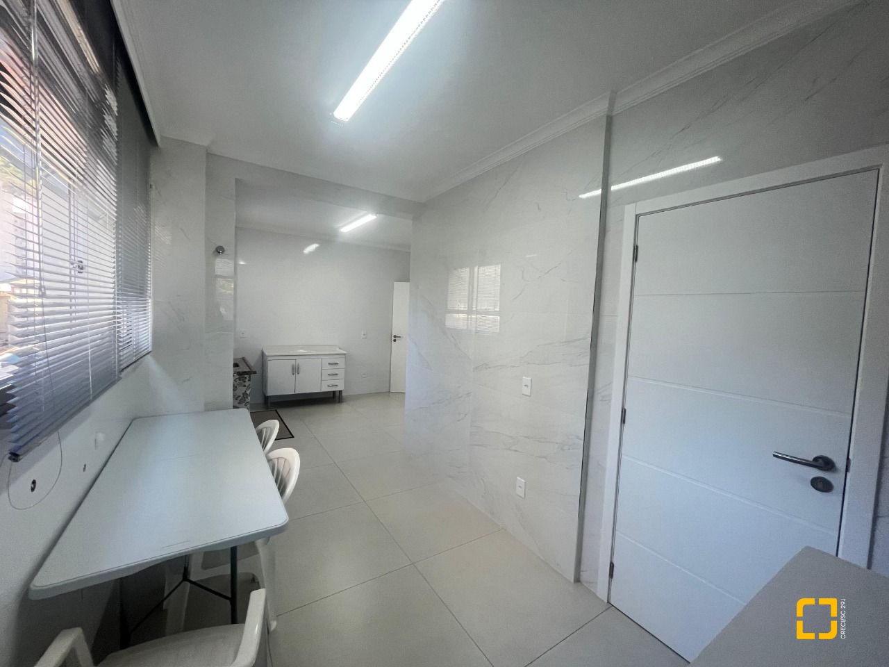 Apartamento com 150m², 4 quartos (sendo 1 suíte), 2 garagens, no bairro Centro em Florianópolis