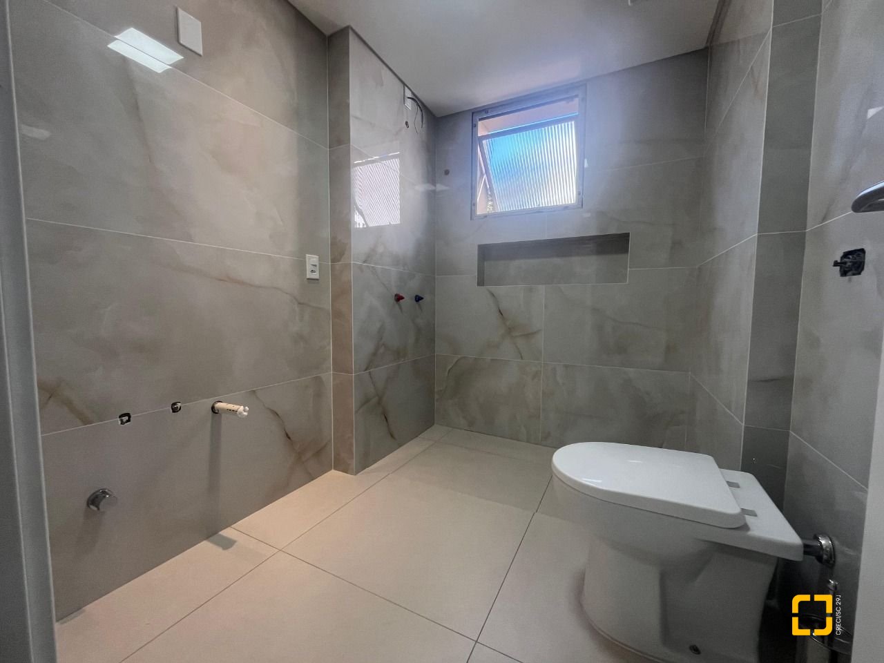 Apartamento com 150m², 4 quartos (sendo 1 suíte), 2 garagens, no bairro Centro em Florianópolis