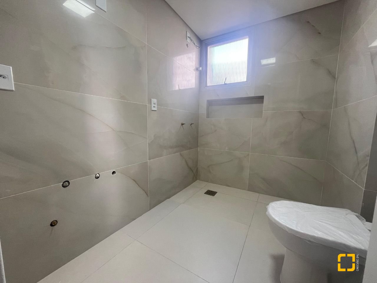 Apartamento com 150m², 4 quartos (sendo 1 suíte), 2 garagens, no bairro Centro em Florianópolis