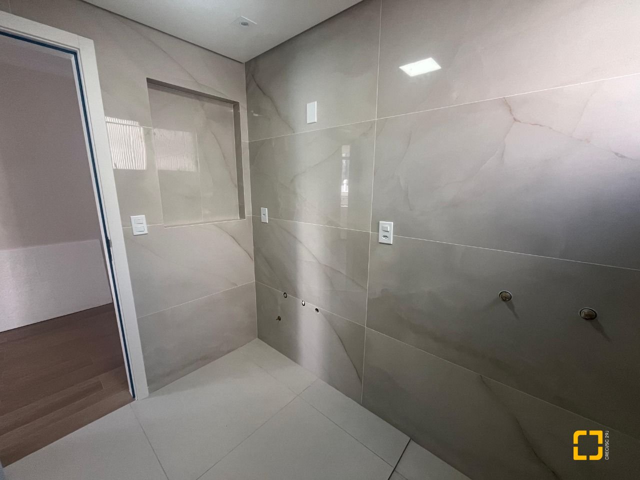 Apartamento com 150m², 4 quartos (sendo 1 suíte), 2 garagens, no bairro Centro em Florianópolis