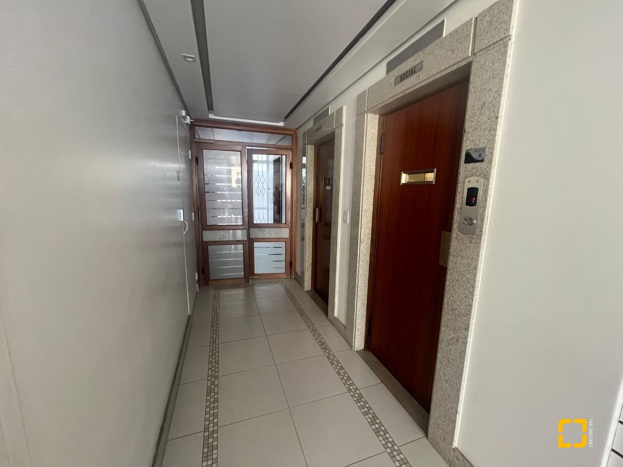 Apartamento com 150m², 4 quartos (sendo 1 suíte), 2 garagens, no bairro Centro em Florianópolis