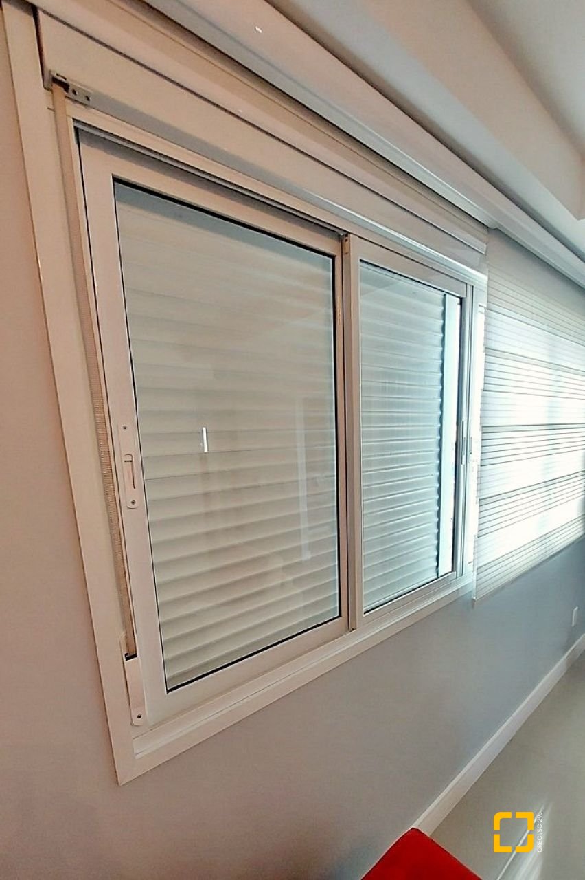 Apartamento com 166m², 5 quartos (sendo 1 suíte), 2 garagens, no bairro Capoeiras em Florianópolis