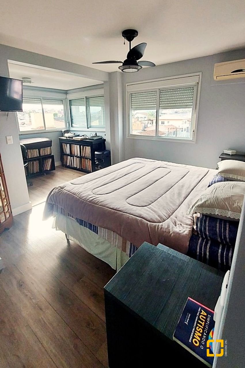 Apartamento com 166m², 5 quartos (sendo 1 suíte), 2 garagens, no bairro Capoeiras em Florianópolis