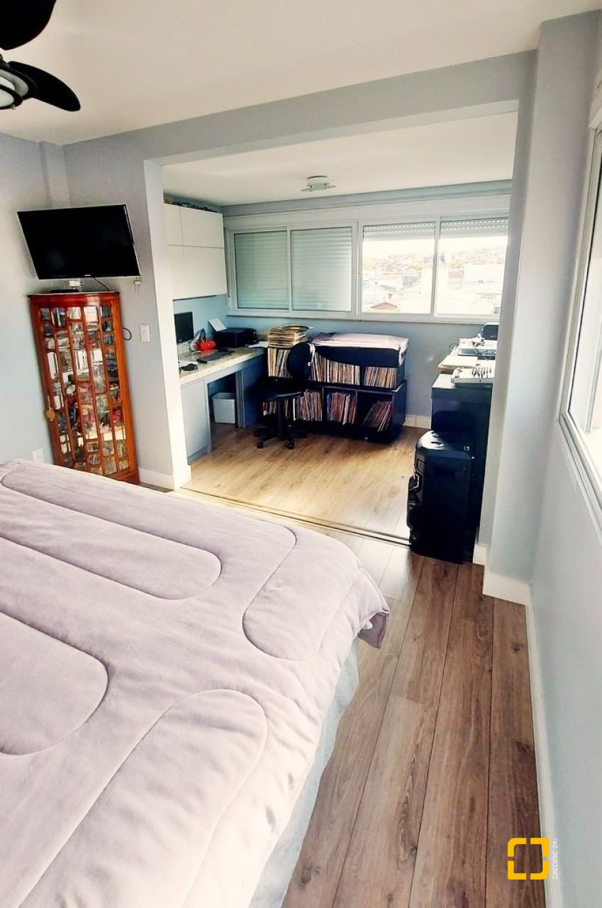 Apartamento com 166m², 5 quartos (sendo 1 suíte), 2 garagens, no bairro Capoeiras em Florianópolis