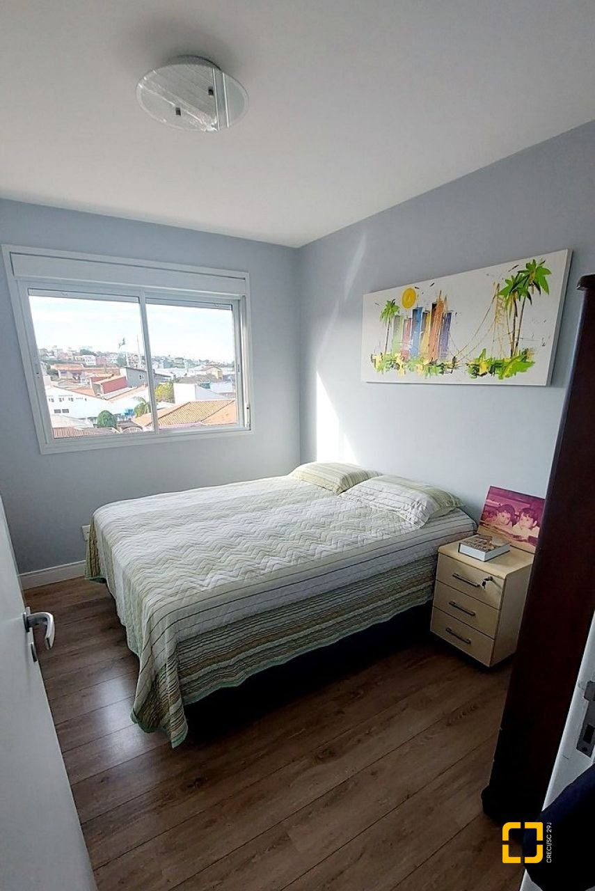 Apartamento com 166m², 5 quartos (sendo 1 suíte), 2 garagens, no bairro Capoeiras em Florianópolis
