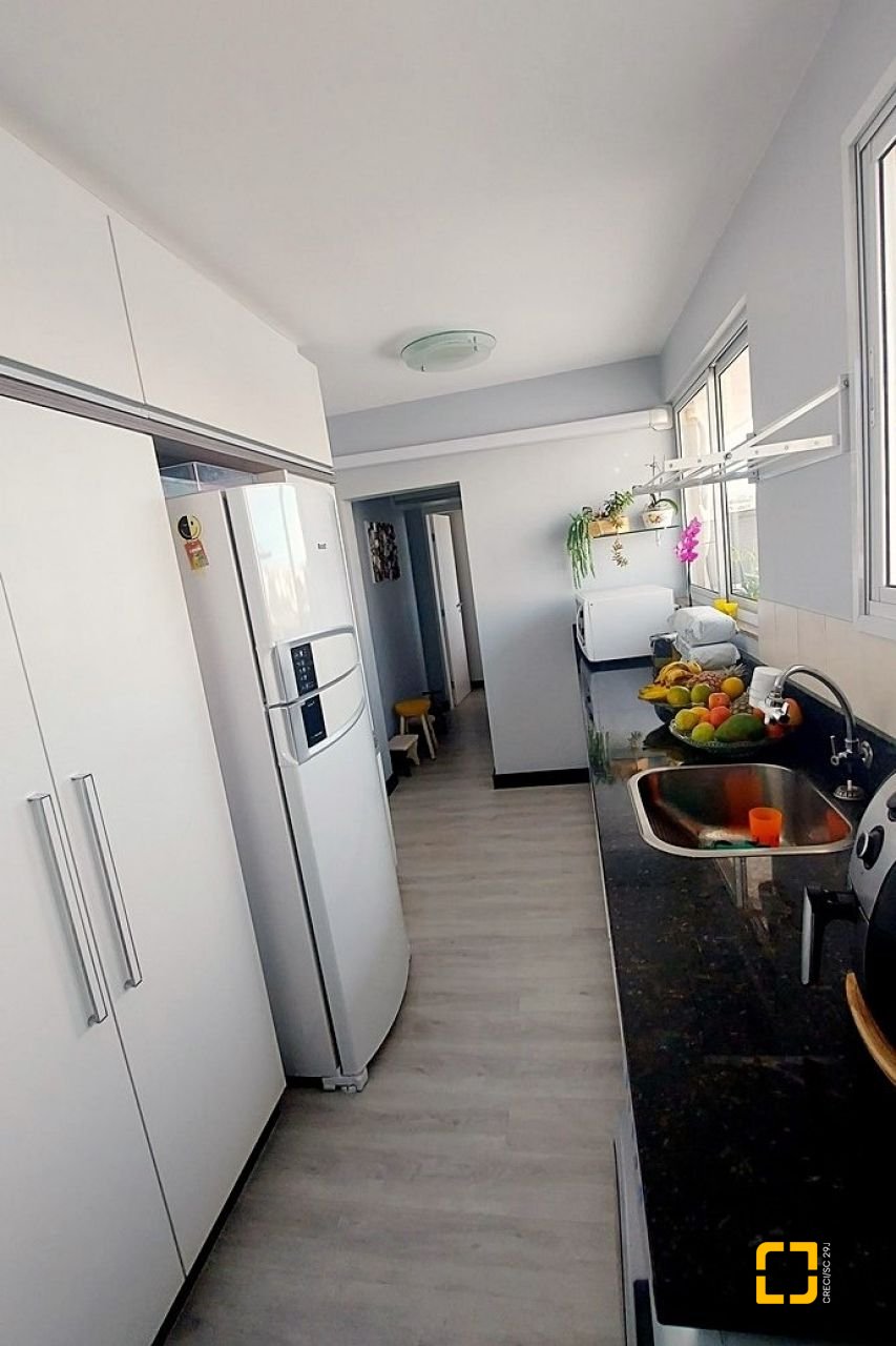 Apartamento com 166m², 5 quartos (sendo 1 suíte), 2 garagens, no bairro Capoeiras em Florianópolis