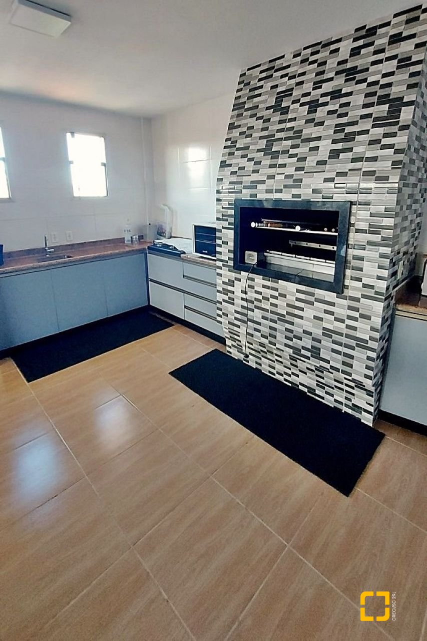 Apartamento com 166m², 5 quartos (sendo 1 suíte), 2 garagens, no bairro Capoeiras em Florianópolis