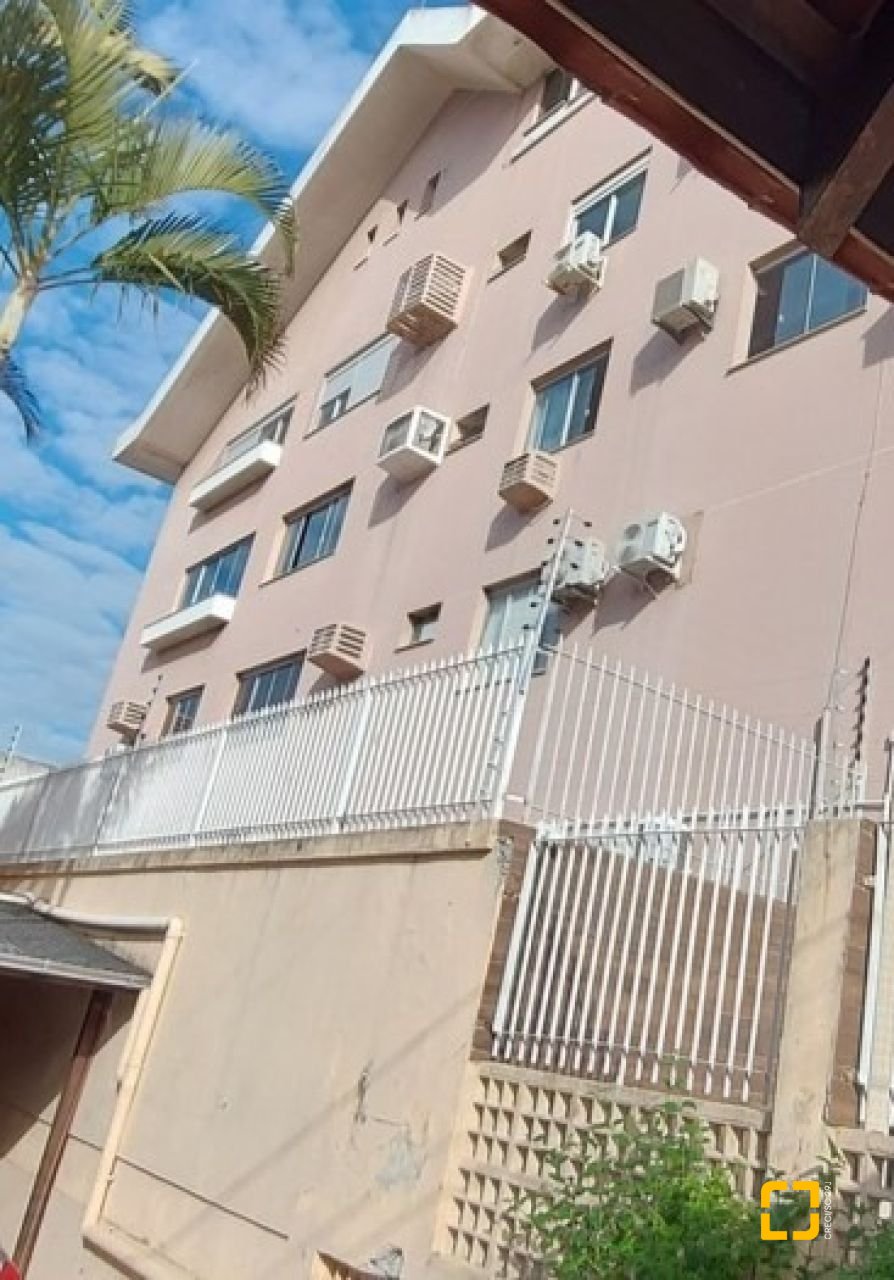 Apartamento com 166m², 5 quartos (sendo 1 suíte), 2 garagens, no bairro Capoeiras em Florianópolis