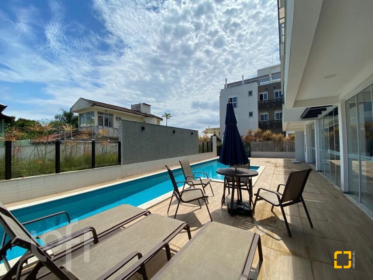 Apartamento com 82m², 4 quartos (sendo 1 suíte), 2 garagens, no bairro Campeche em Florianópolis