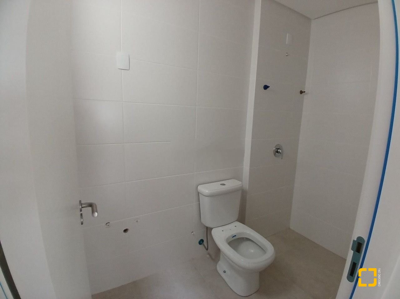 Apartamento com 82m², 4 quartos (sendo 1 suíte), 2 garagens, no bairro Campeche em Florianópolis