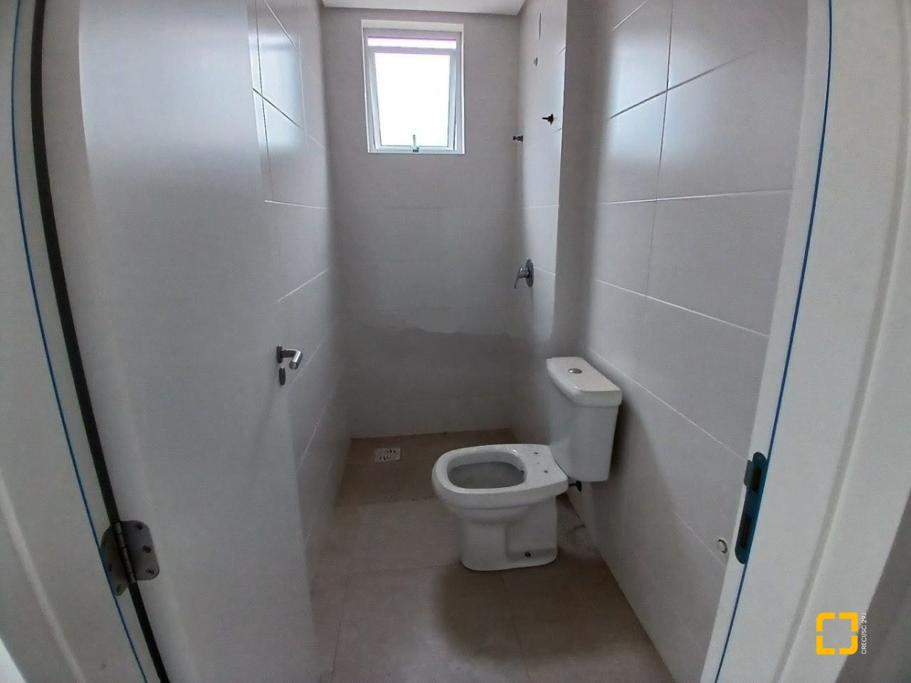 Apartamento com 82m², 4 quartos (sendo 1 suíte), 2 garagens, no bairro Campeche em Florianópolis