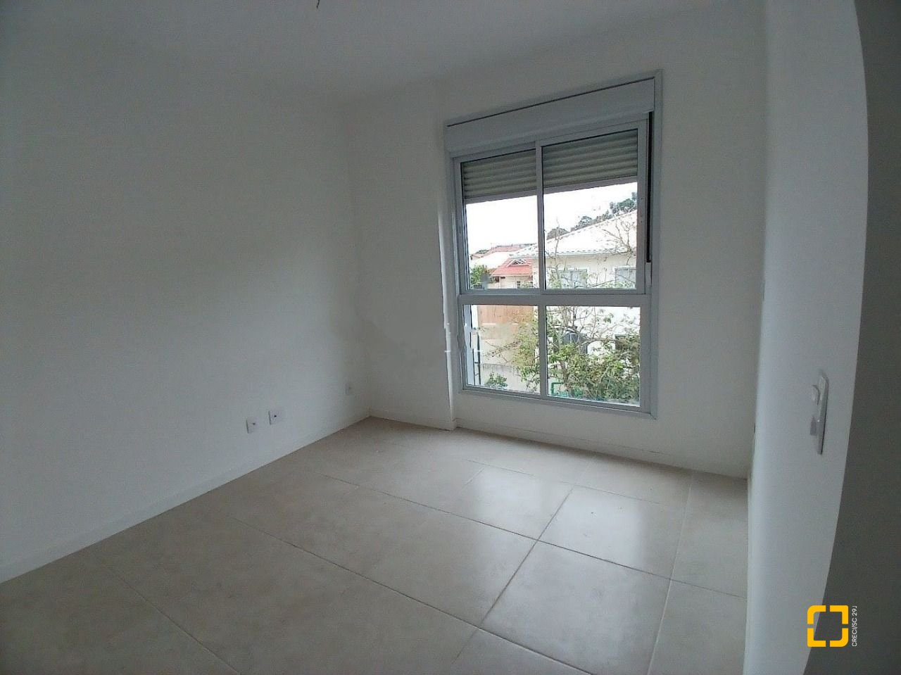 Apartamento com 82m², 4 quartos (sendo 1 suíte), 2 garagens, no bairro Campeche em Florianópolis