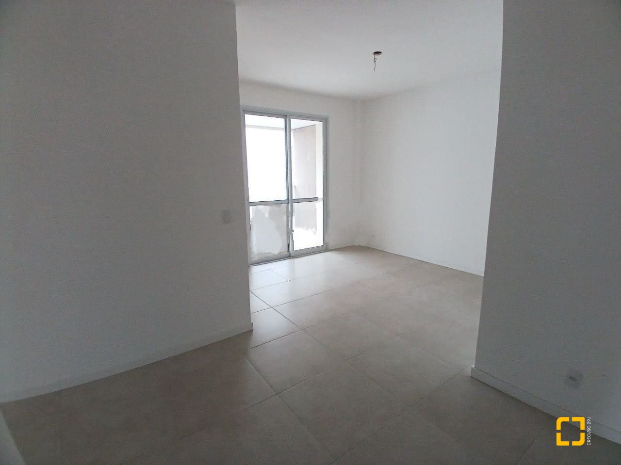 Apartamento com 82m², 4 quartos (sendo 1 suíte), 2 garagens, no bairro Campeche em Florianópolis