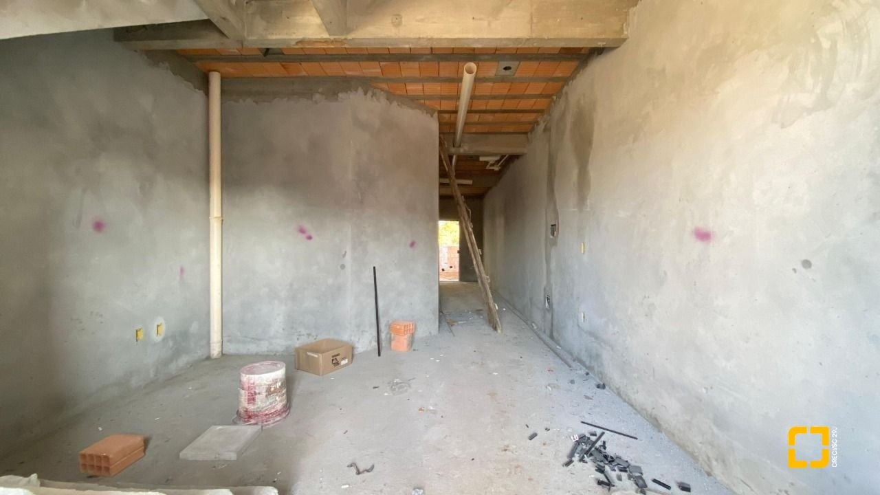 Casa com 127m², 5 quartos (sendo 2 suítes), 2 garagens, no bairro Ingleses em Florianópolis