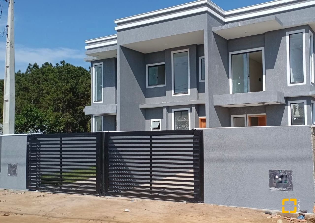 Casa com 107m², 5 quartos (sendo 2 suítes), 2 garagens, no bairro Ingleses em Florianópolis