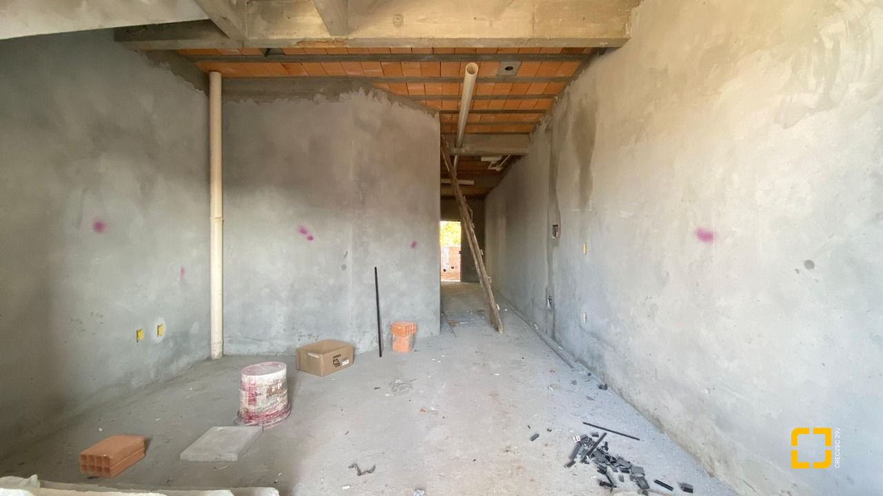 Casa com 107m², 5 quartos (sendo 2 suítes), 2 garagens, no bairro Ingleses em Florianópolis