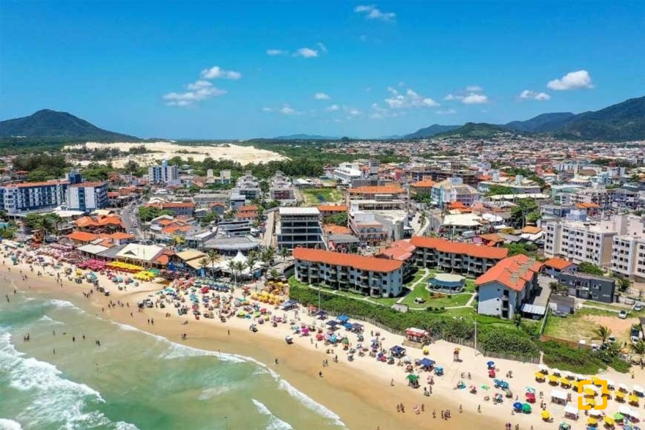 Casa com 107m², 5 quartos (sendo 2 suítes), 2 garagens, no bairro Ingleses em Florianópolis