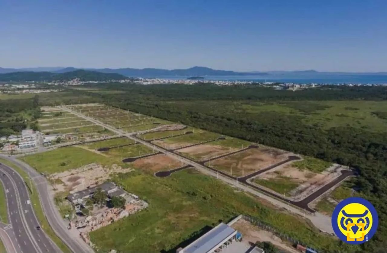 Terreno com 450m², no bairro Vargem Grande em Florianópolis