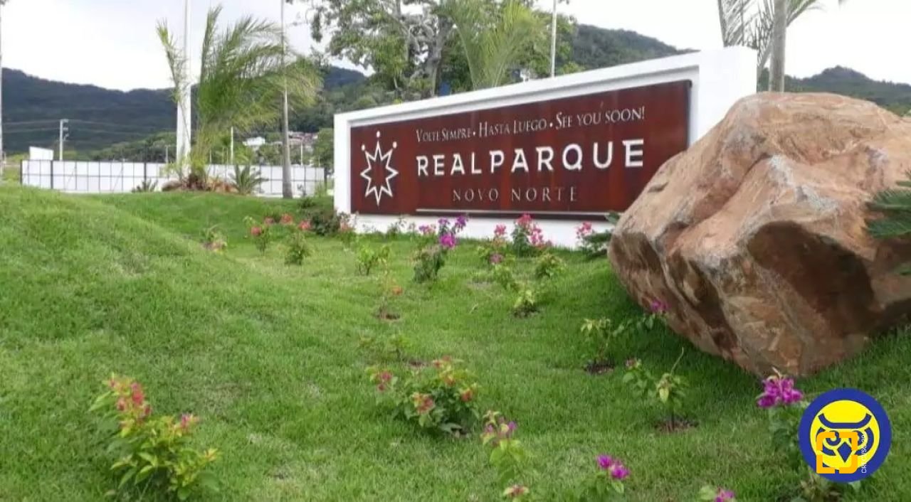 Terreno com 450m², no bairro Vargem Grande em Florianópolis