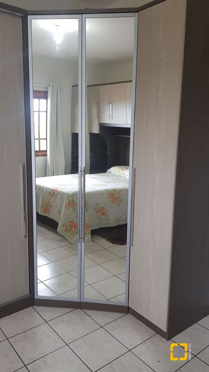 Casa com 304m², 5 quartos (sendo 2 suítes), 3 garagens, no bairro Jardim Atlântico em Florianópolis
