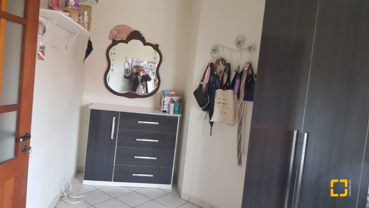 Casa com 304m², 5 quartos (sendo 2 suítes), 3 garagens, no bairro Jardim Atlântico em Florianópolis